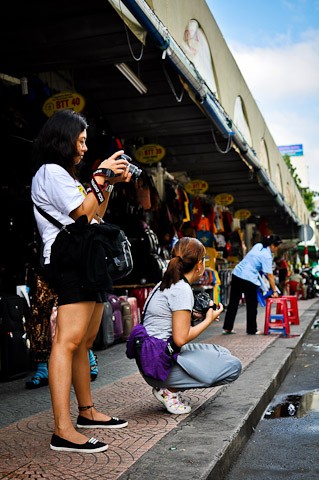 Những du khách đi "săn ảnh" buổi sớm.